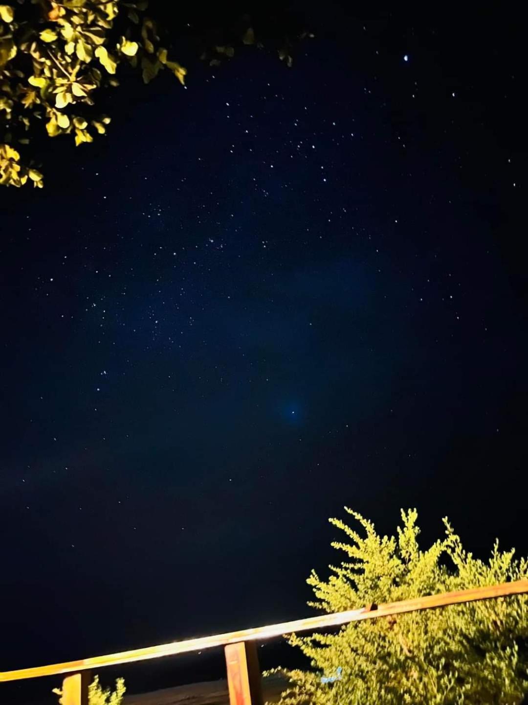 White Bada Guesthouse ซีคีฮอร์ ภายนอก รูปภาพ